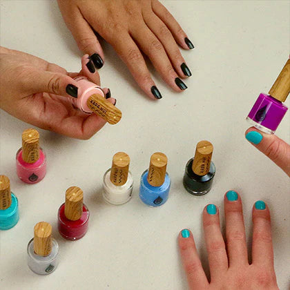 Nail Polish with Cat's eye effect & Healthy, Safe, High Quality, Colorful Nail Polish